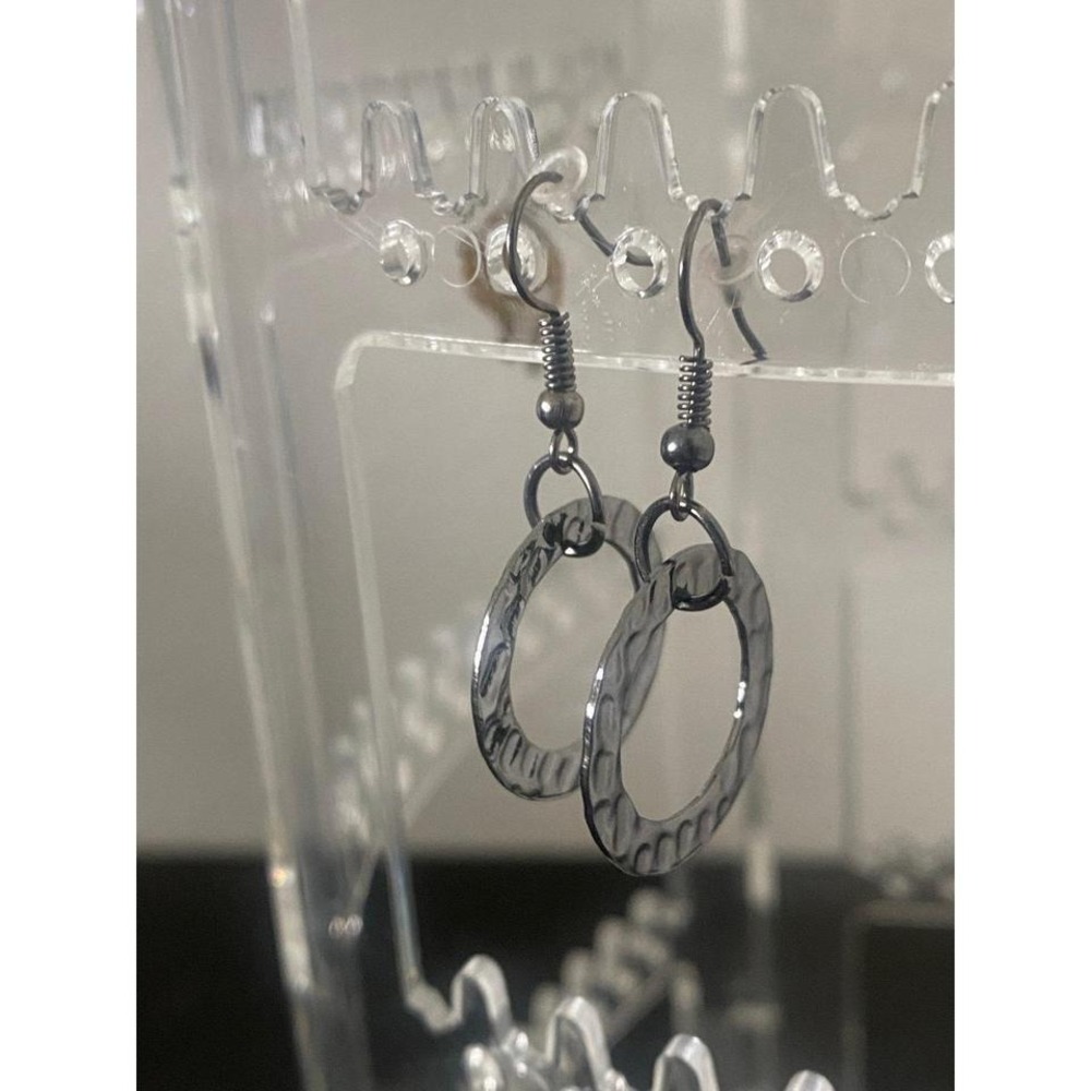Metallic earrings - Picture 5 of 5